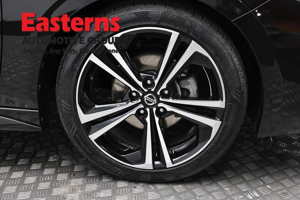 Used 2023 Black Nissan SR image 32