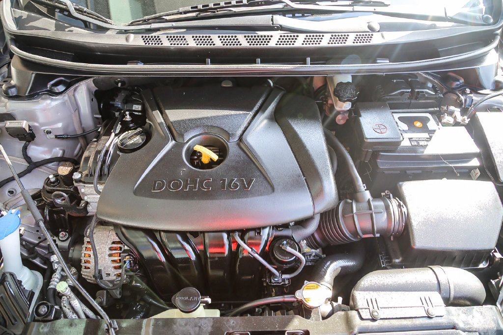Used 2011 Desert Bronze Metallic Hyundai GLS image 26