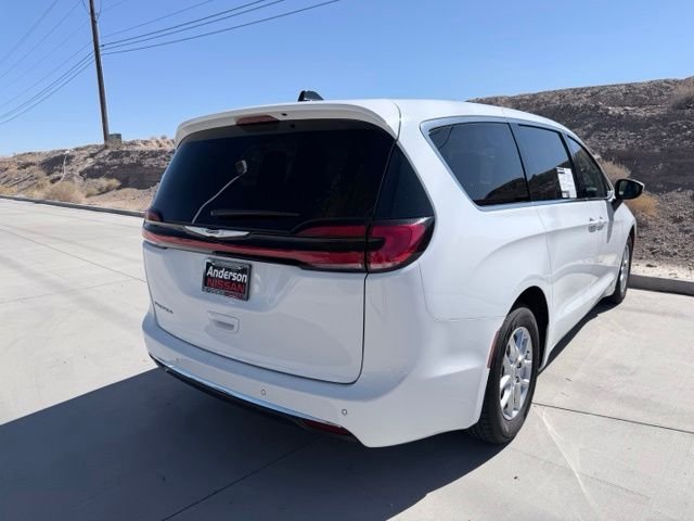 2023 Chrysler Pacifica Touring L - Photo 6