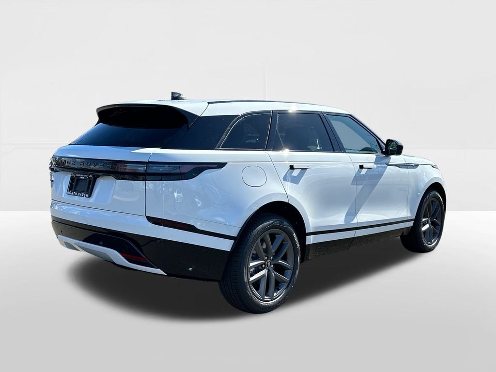 Used 2026 White Land Rover Dynamic SE image 4