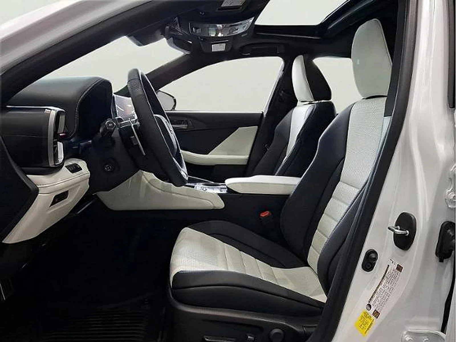 New 2026 HAKUGIN MATTE WHITE Lexus F SPORT image 8