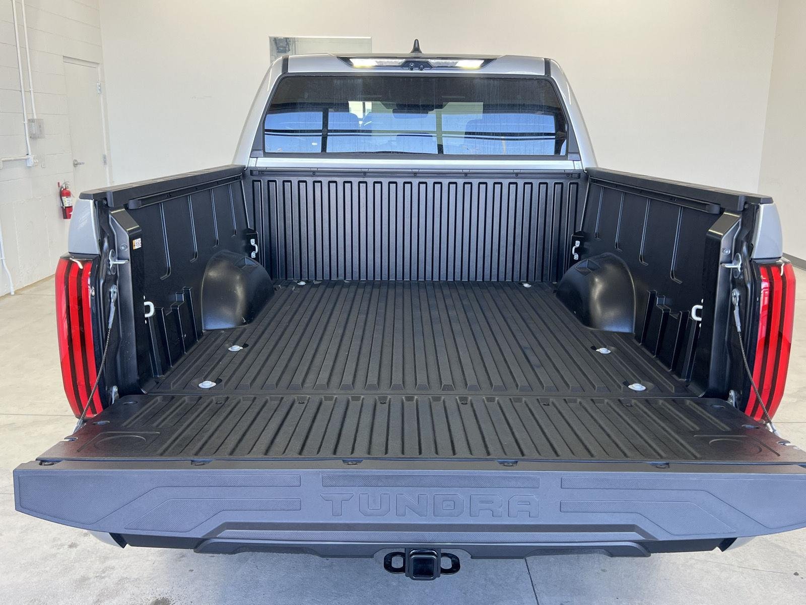 2025 Toyota Tundra Limited - Photo 18