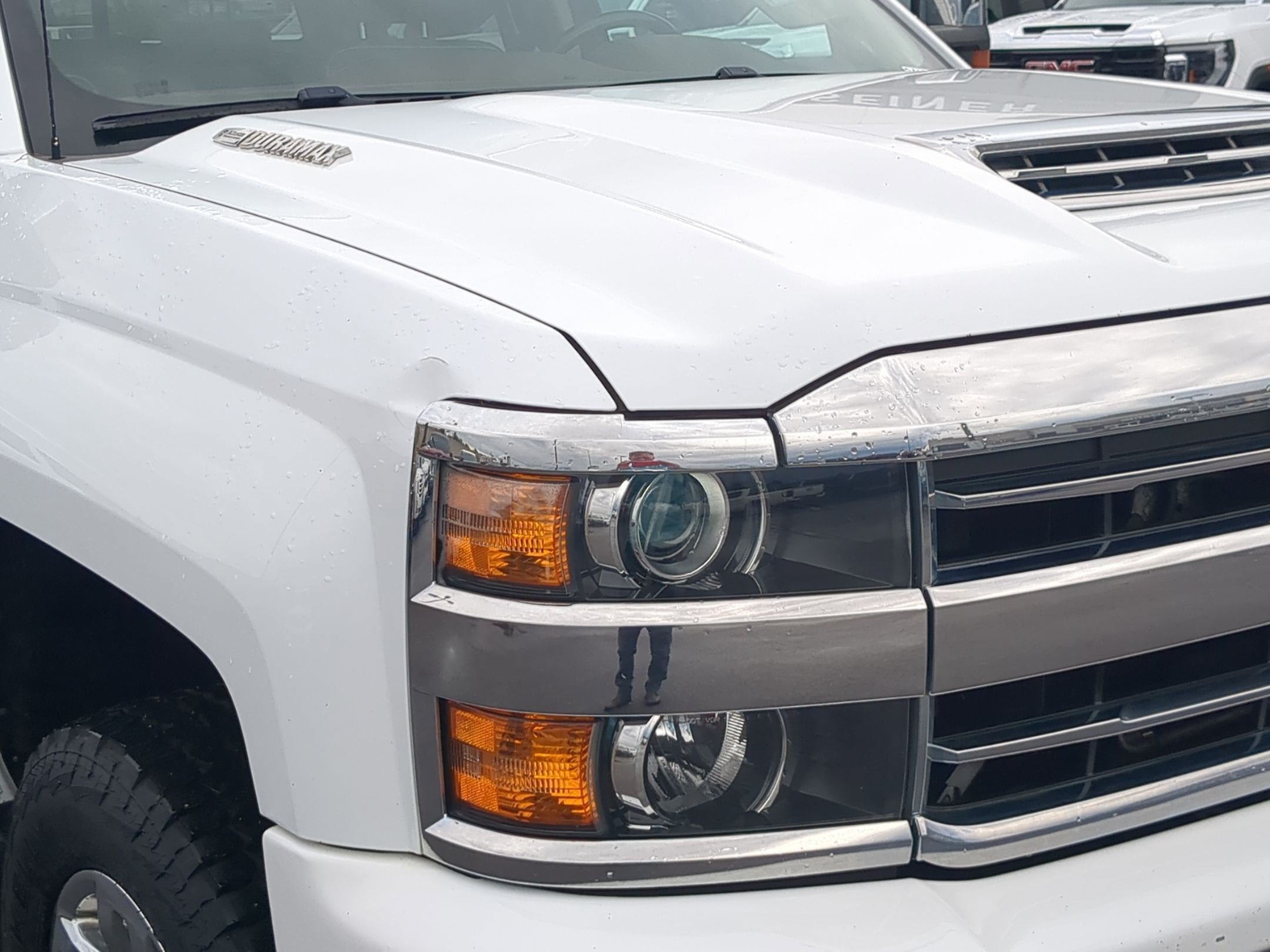 Used 2019 SUMMIT WHITE Chevrolet High Country image 10