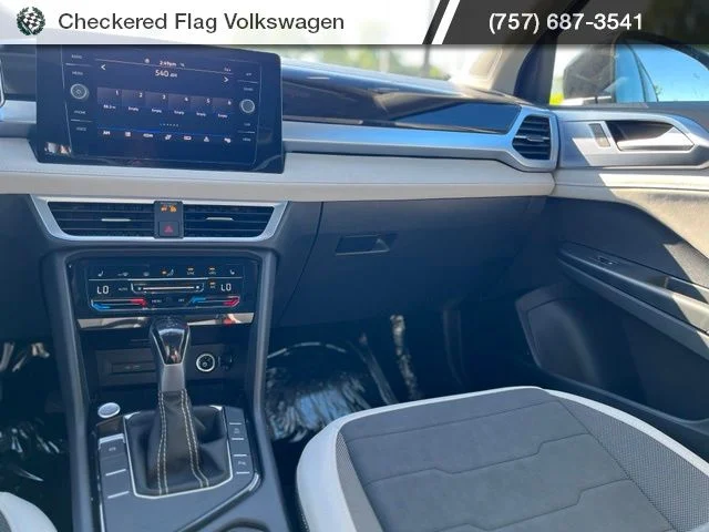 New 2026 Black Volkswagen 1.5T SE image 31