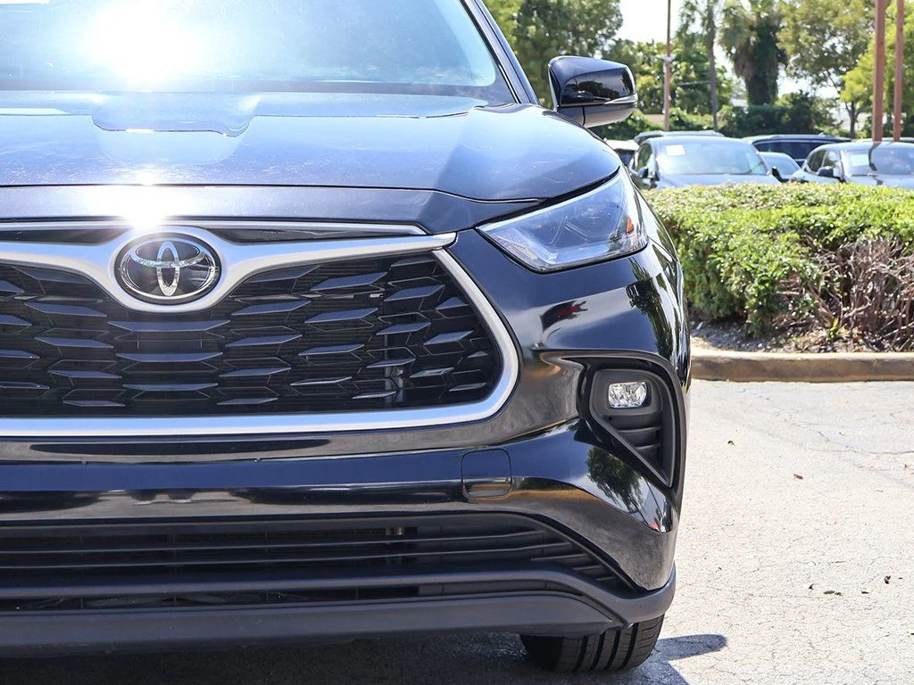 2024 Toyota Highlander LE - Photo 12