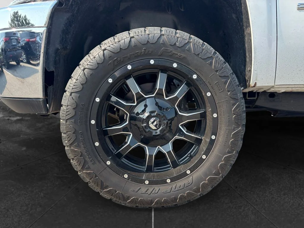 Used 2011 White Chevrolet LTZ image 9