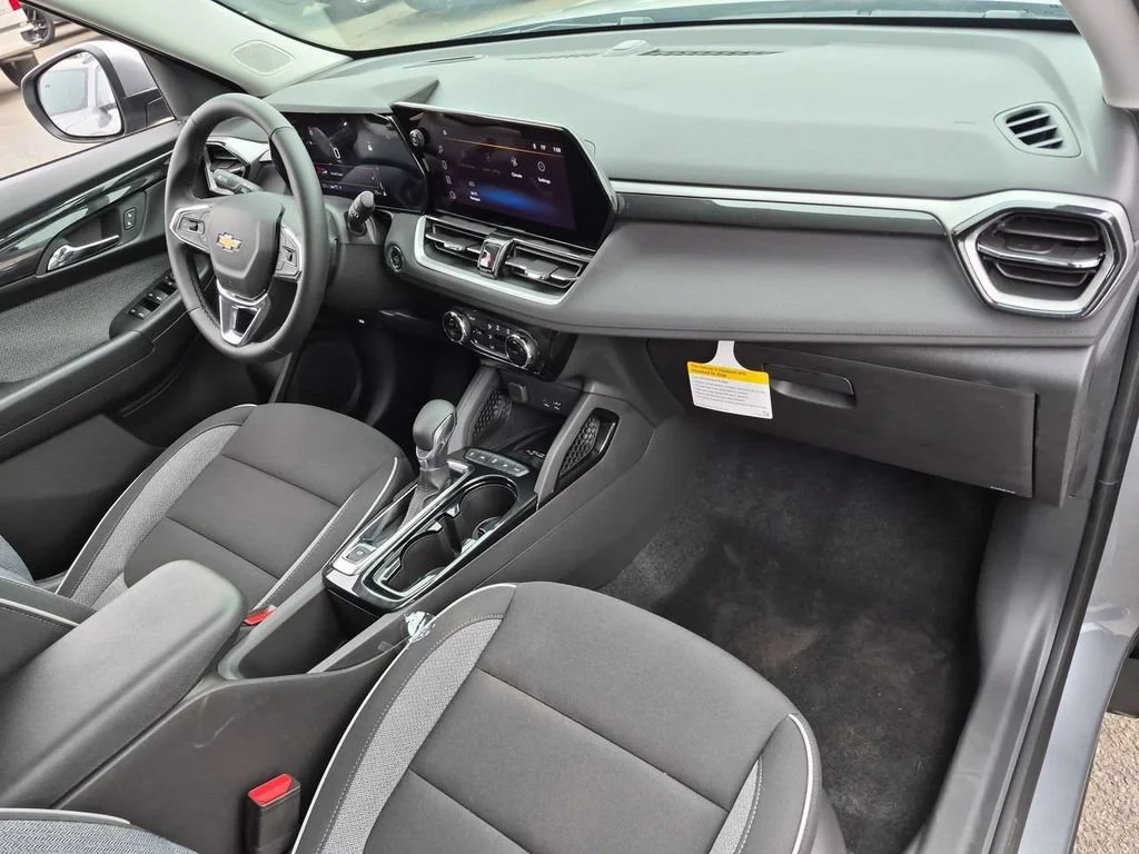 New 2026 Sterling Gray Metallic Chevrolet LT image 29