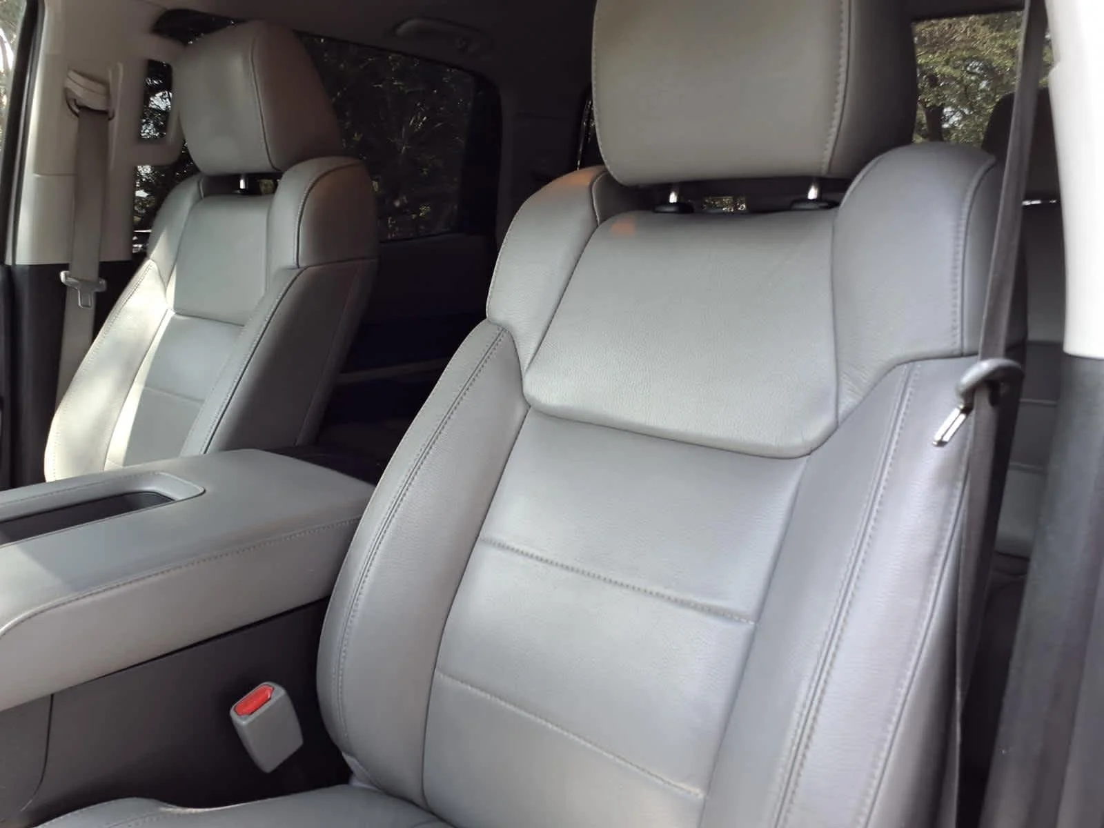 Used 2016 Silver Sky Metallic Toyota LTD image 12