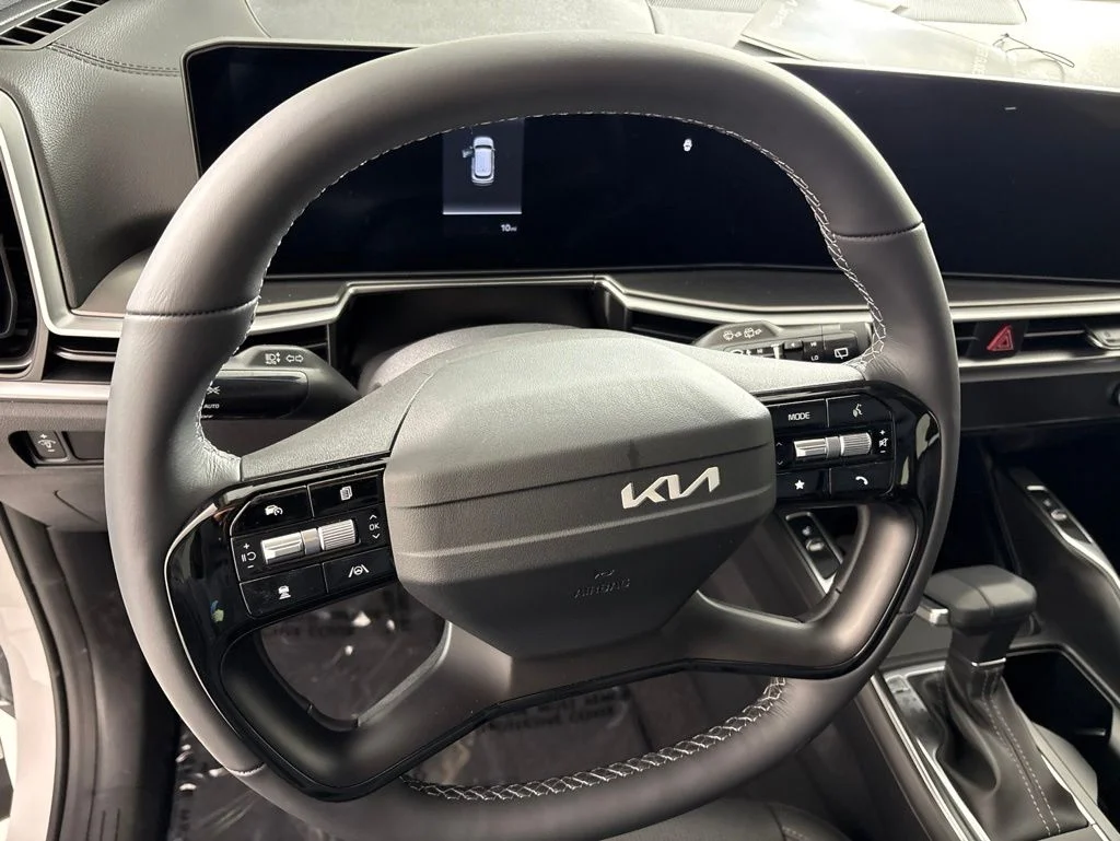 New 2026 White Kia S image 28