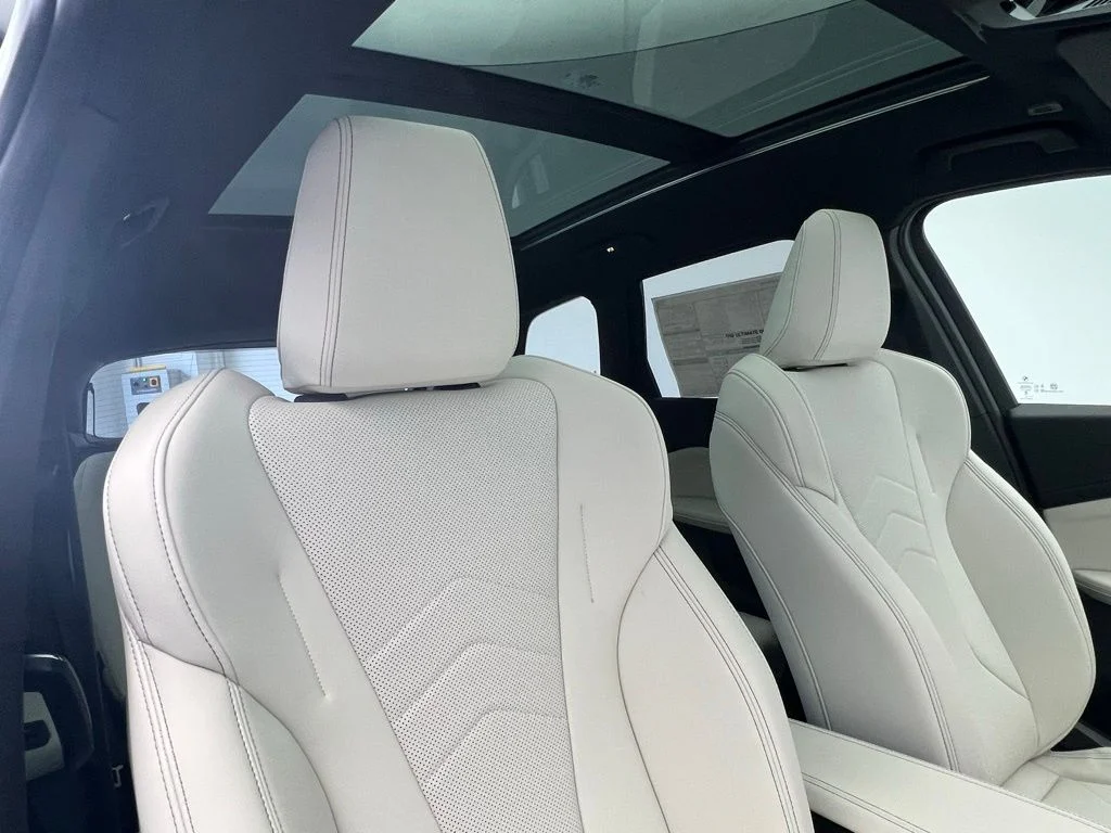 Used 2026 Alpine White BMW xDrive28i image 7