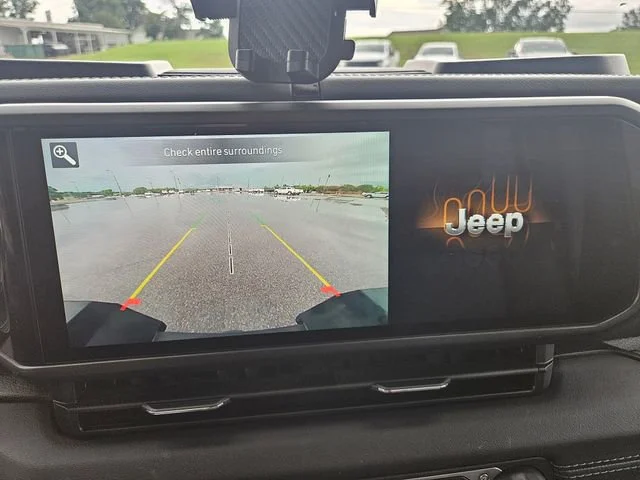 Used 2024 Green Jeep Mojave image 20