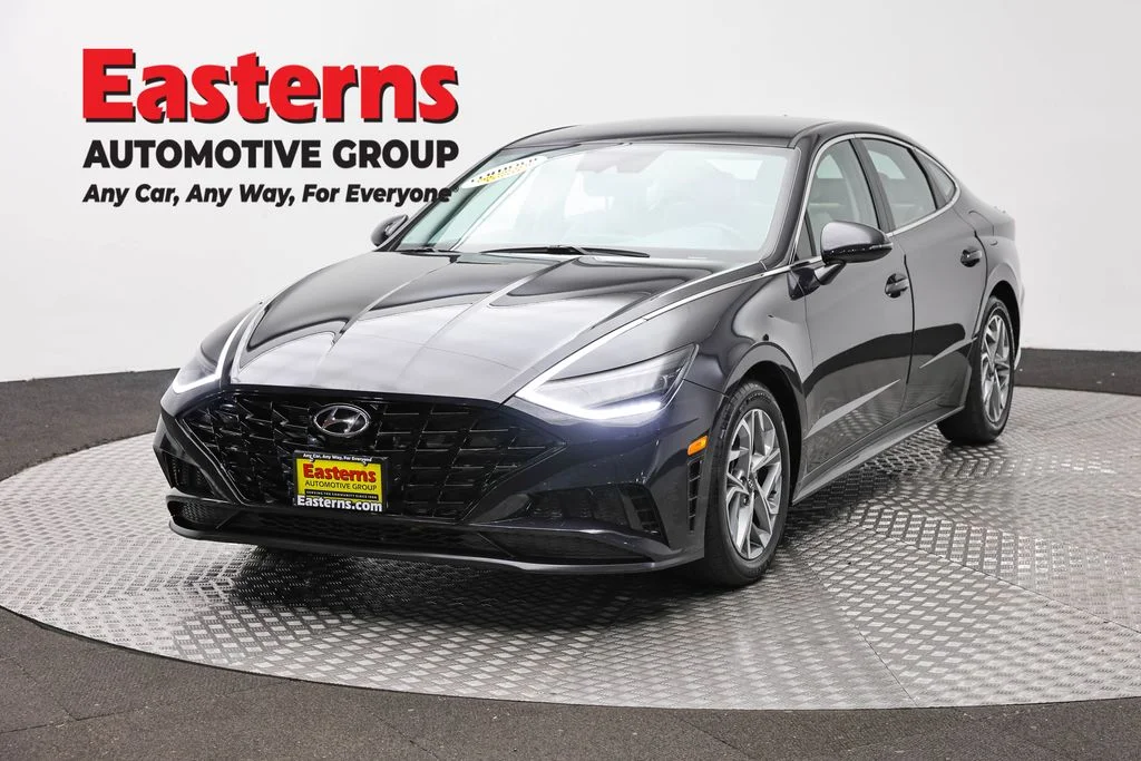 Used 2023 Blue Hyundai SEL image 1