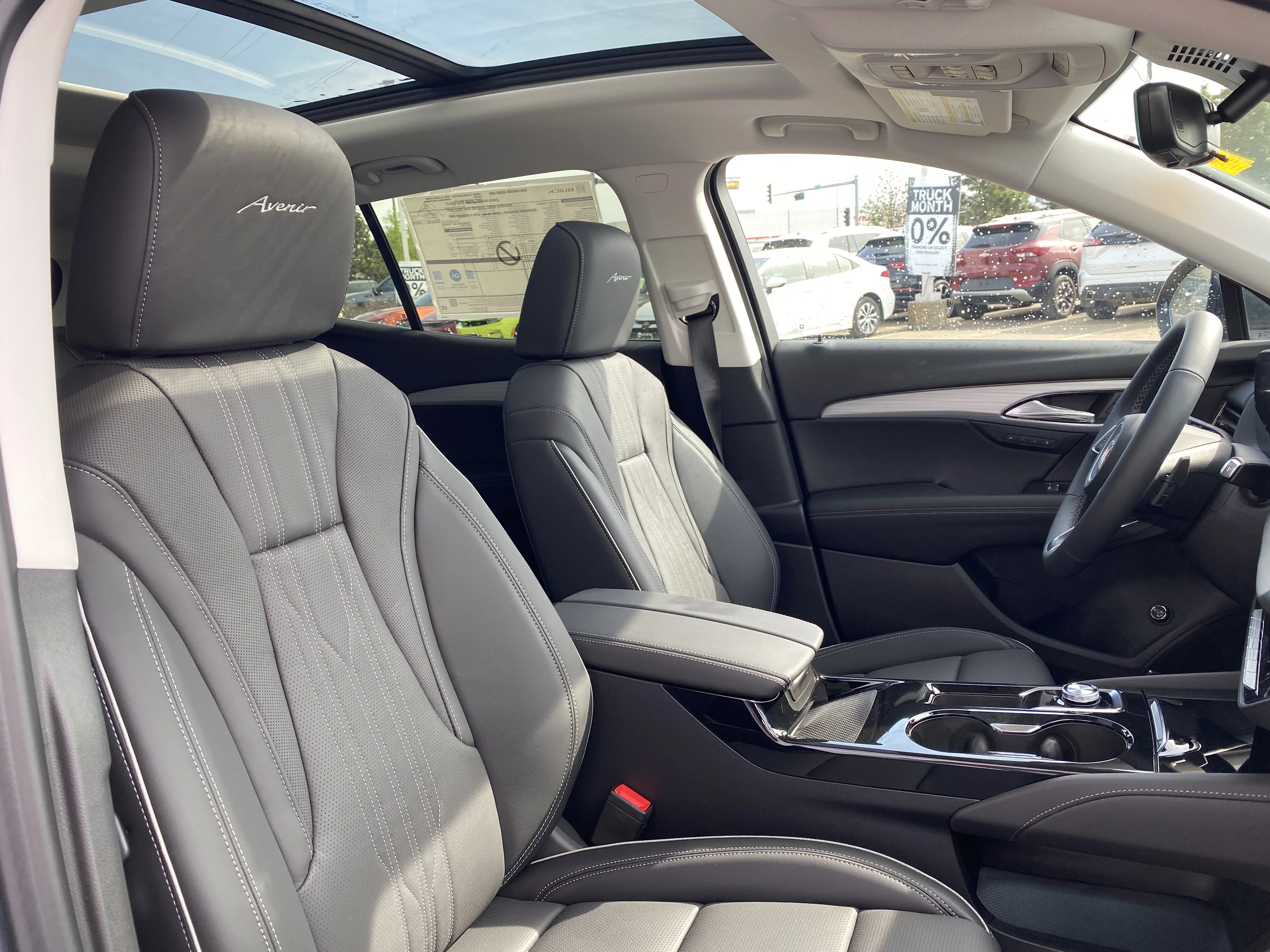 New 2026 QUARTZ BLUE METALLIC Buick Avenir image 31