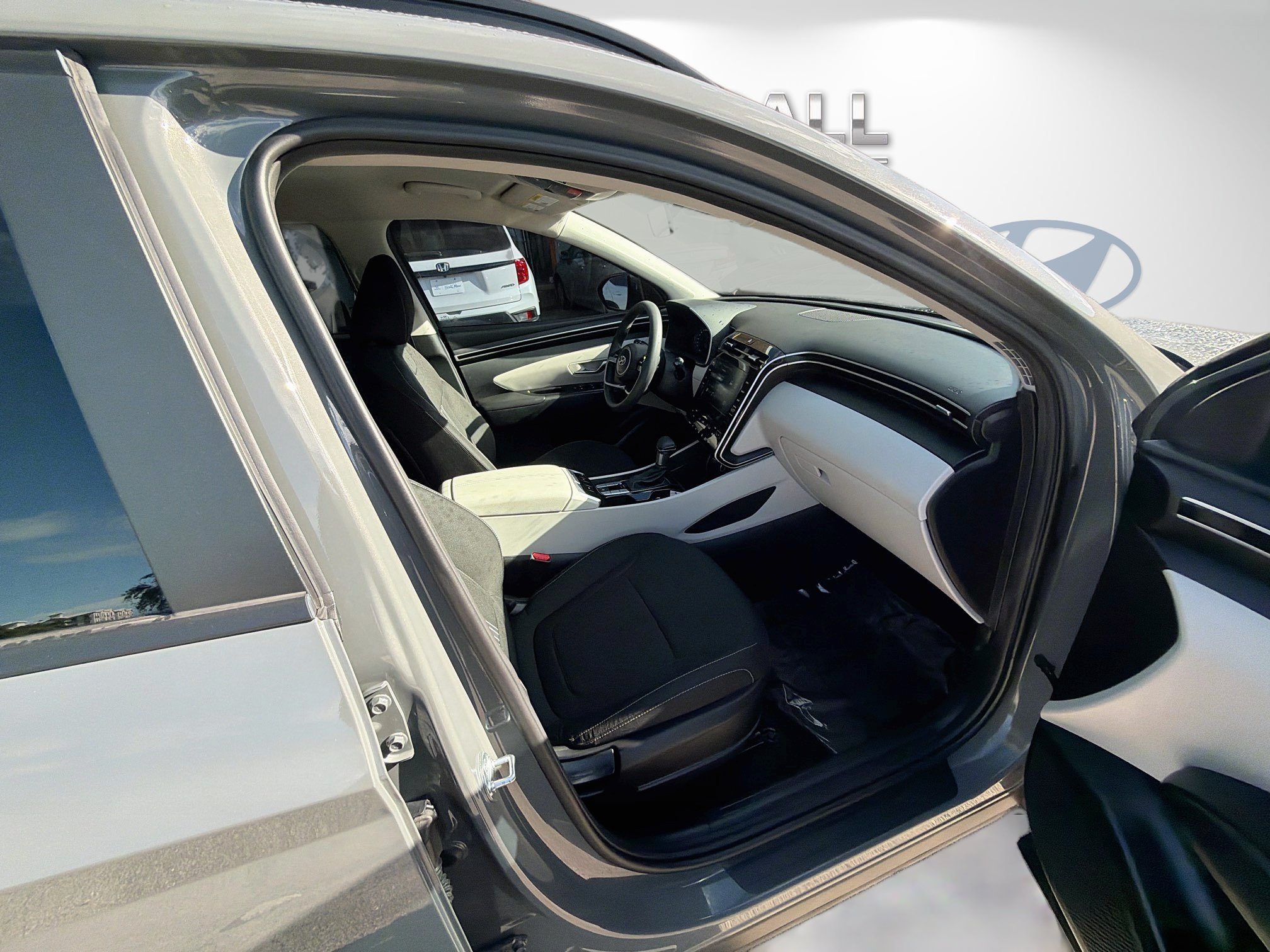 Used 2024 Hampton Gray Hyundai SEL image 30