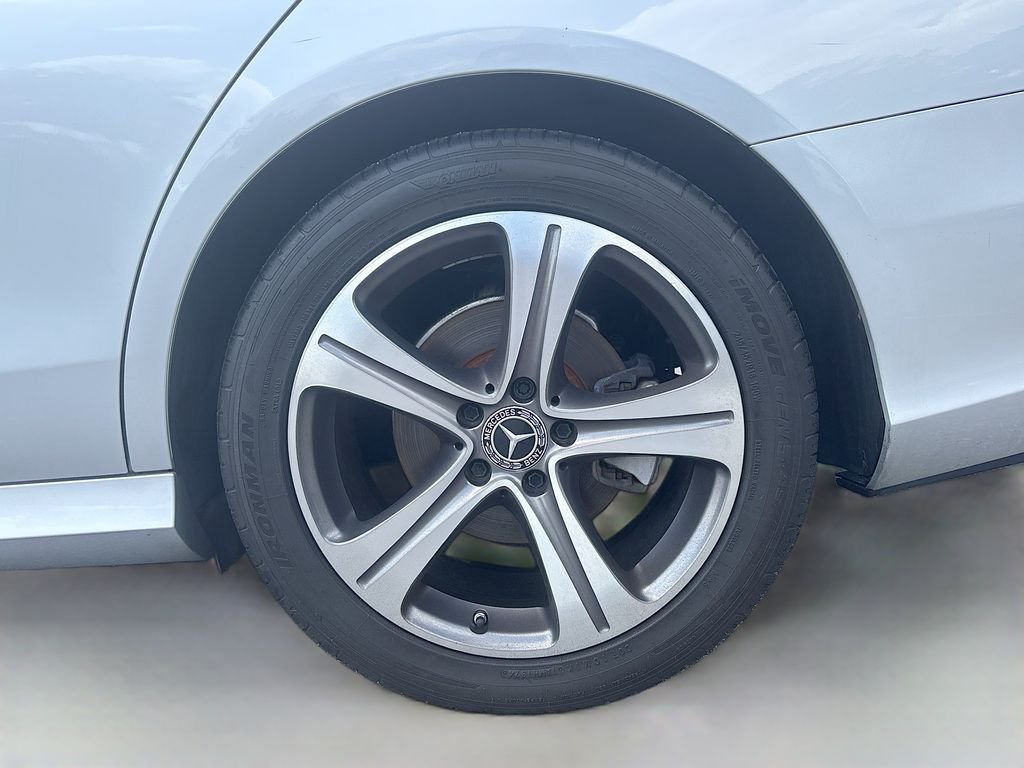 Used 2018  Mercedes-Benz E 300 image 12