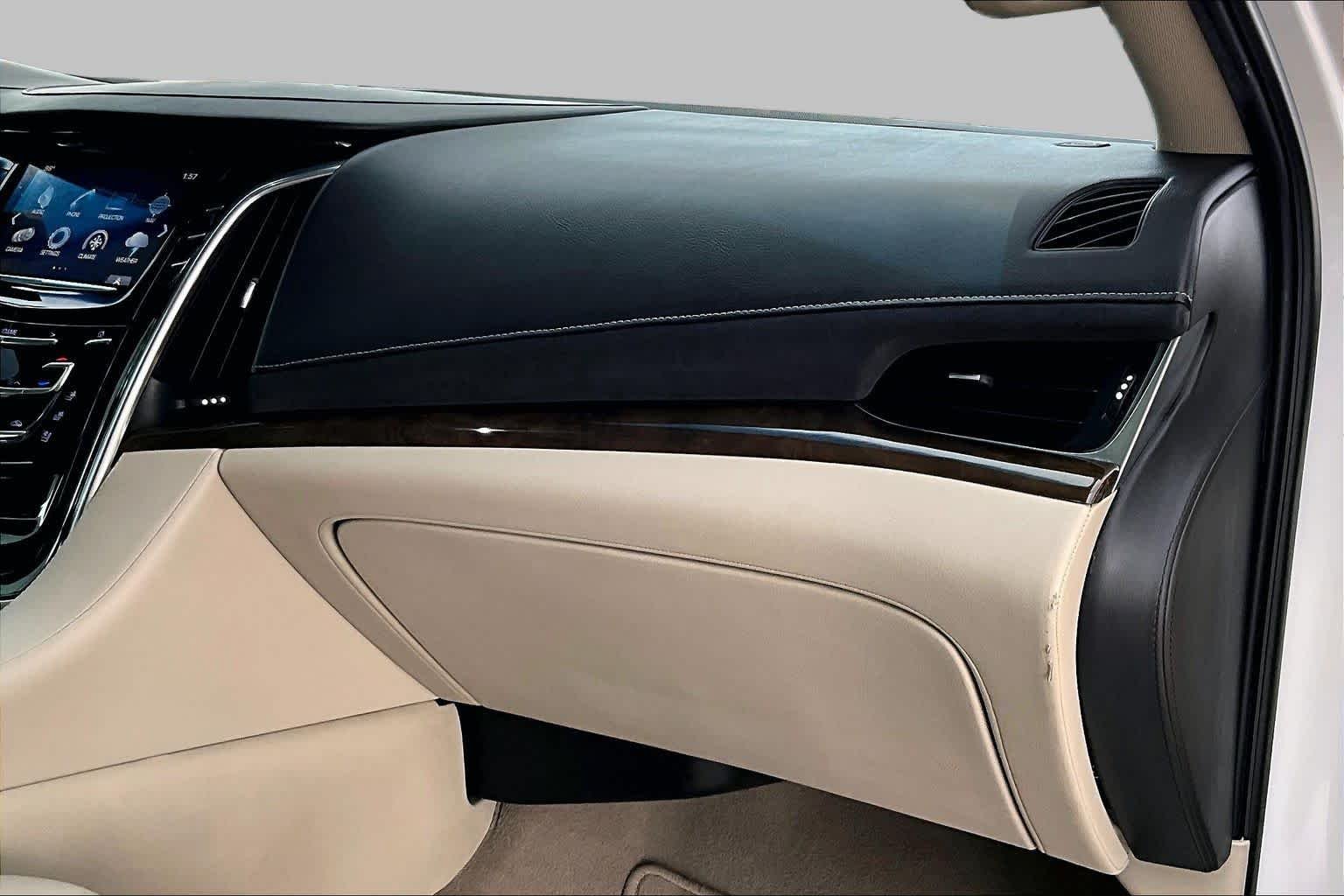 Used 2019 Crystal White Tricoat Cadillac Premium Luxury image 19