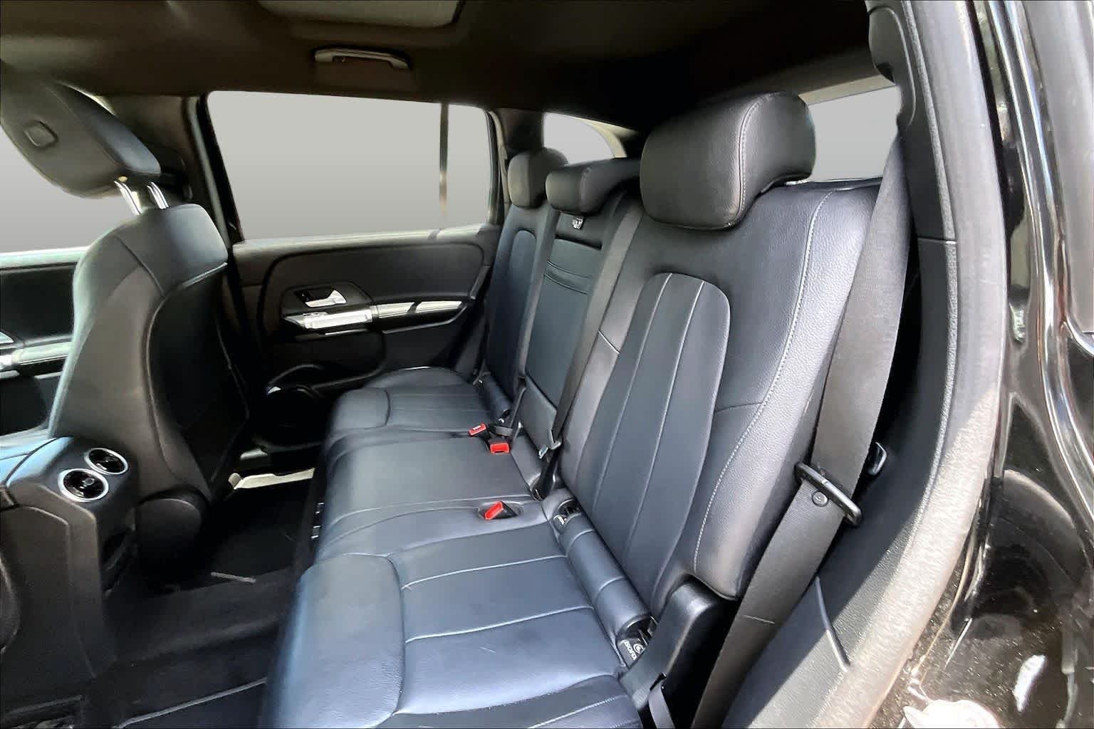 Used 2023 Night Black Mercedes-Benz GLB 250 image 21
