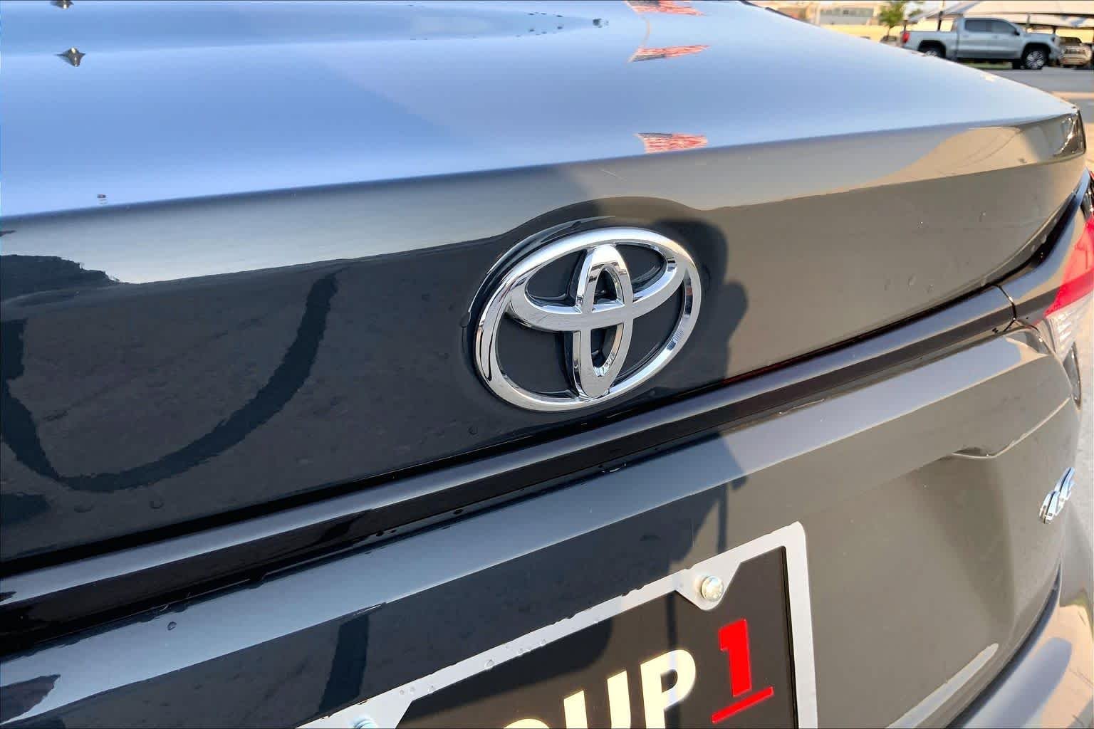 Used 2025 Underground Toyota LE image 10