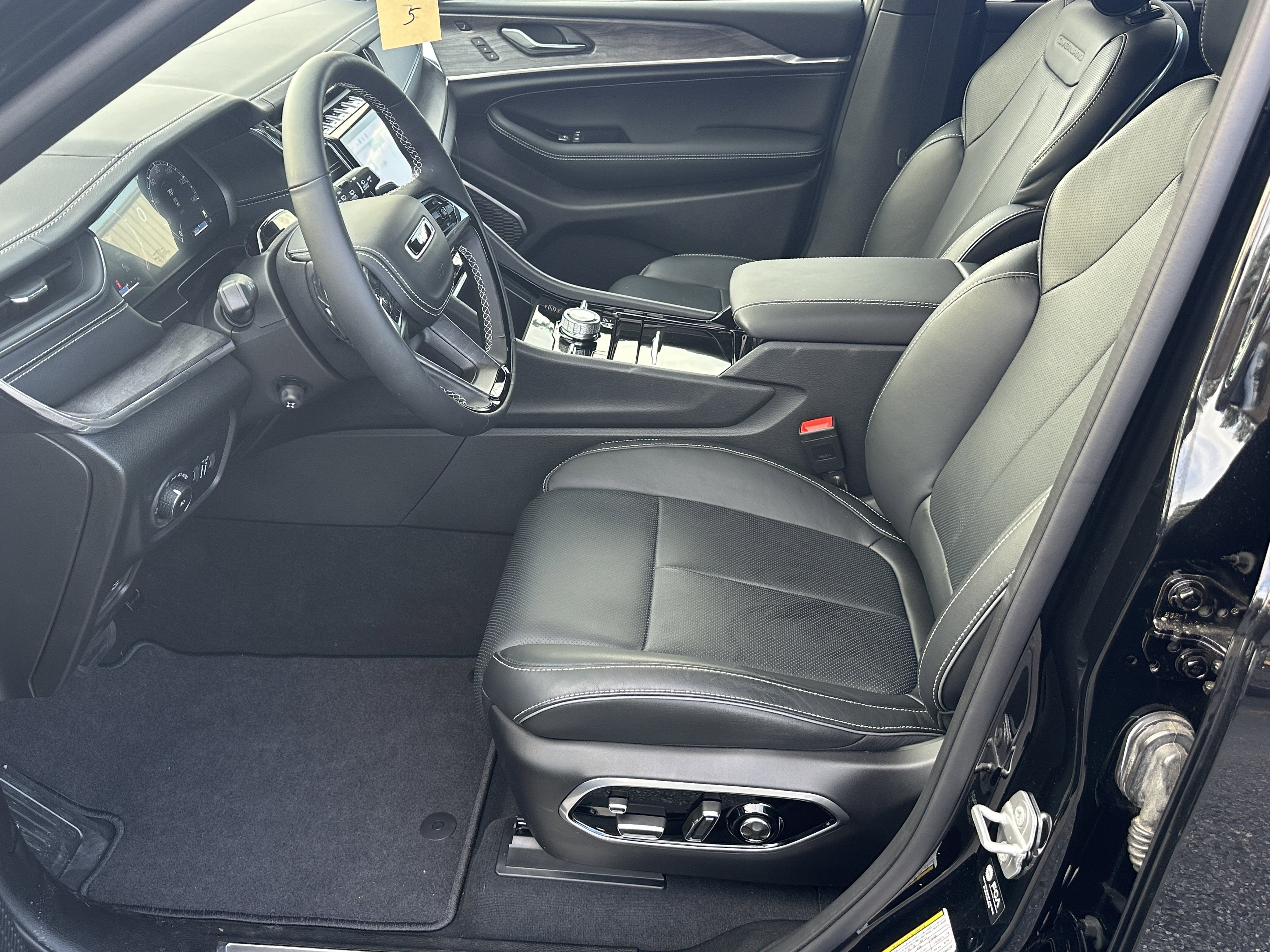 2025 Jeep Grand Cherokee Overland - Photo 10