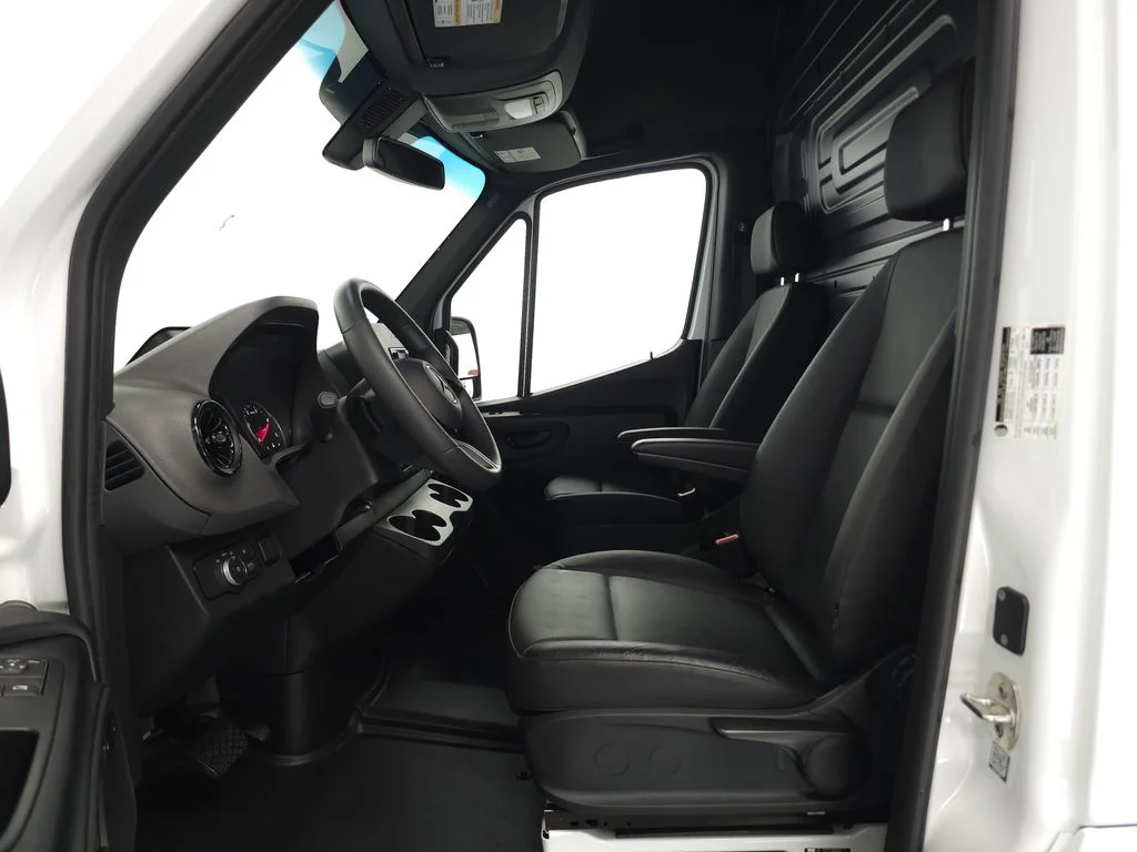 Used 2025 White Mercedes-Benz Cargo 144 WB image 7