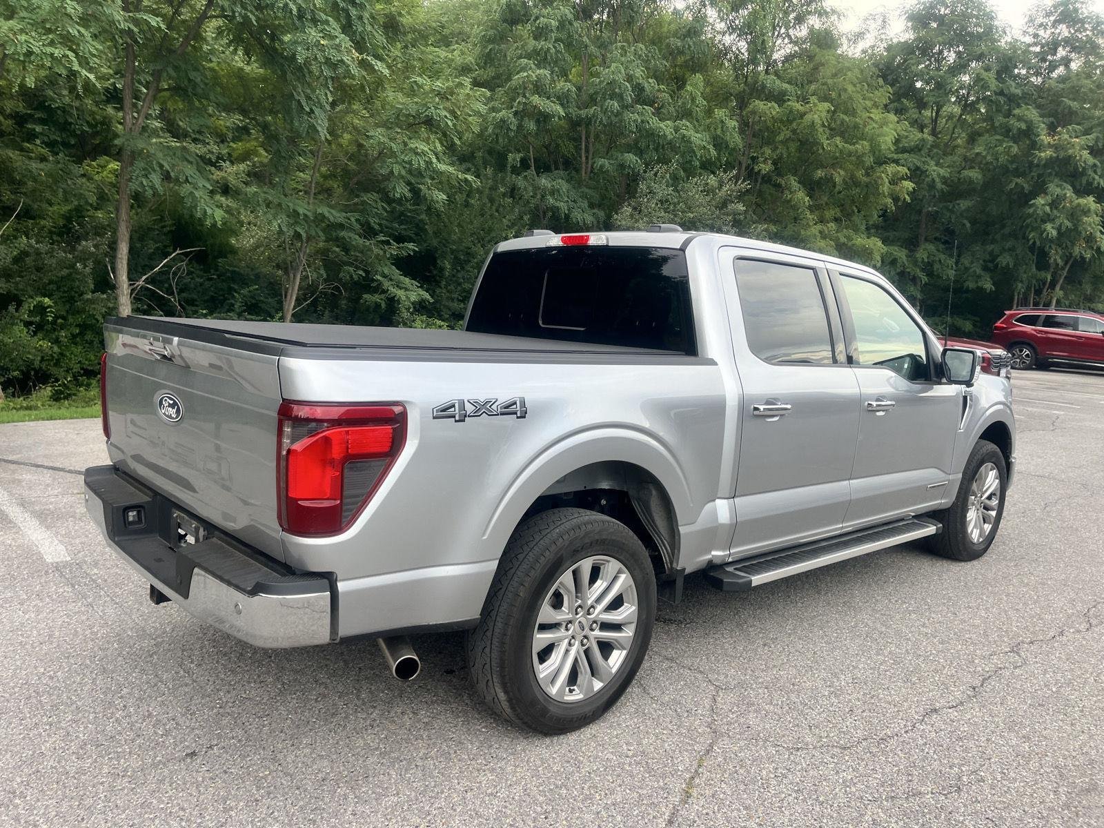 Used 2024 Iconic Silver Ford XLT image 7