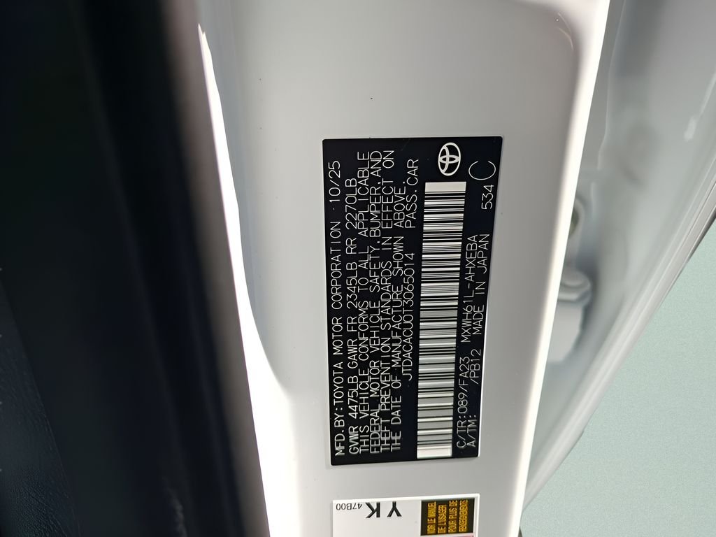 New 2026 Wind Chill Pearl <sup>1</sup> Toyota  SE image 29