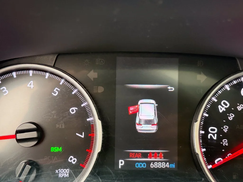 Used 2020 White Toyota XLE image 17