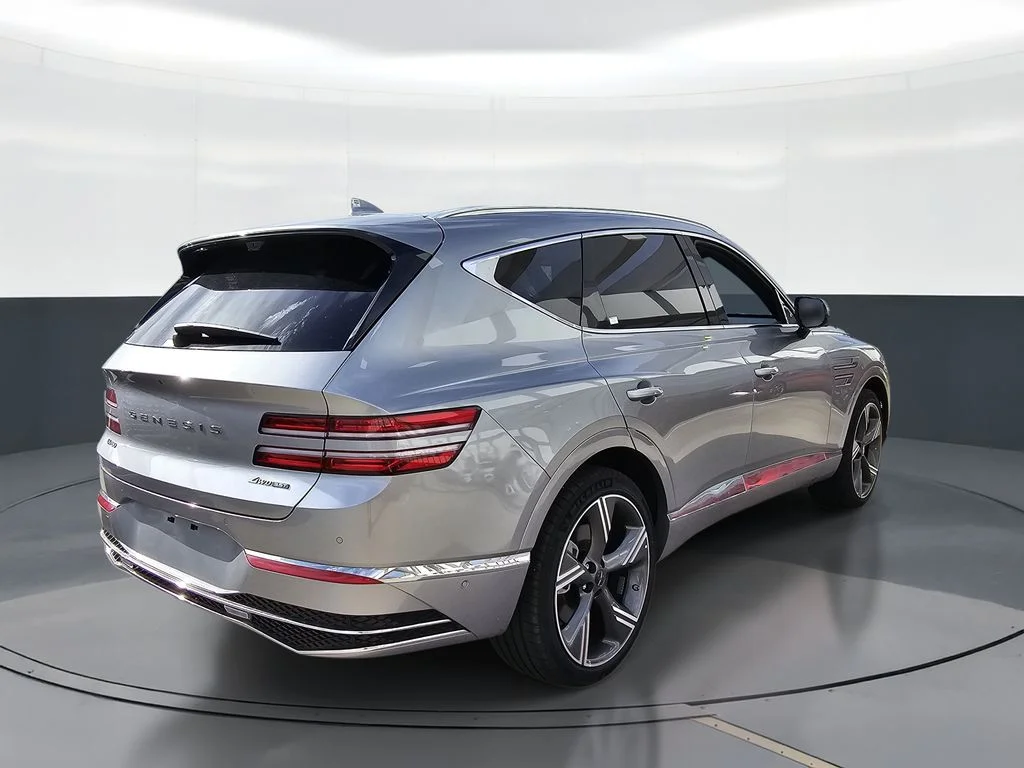 New 2026 Silver Genesis 3.5T Prestige image 3