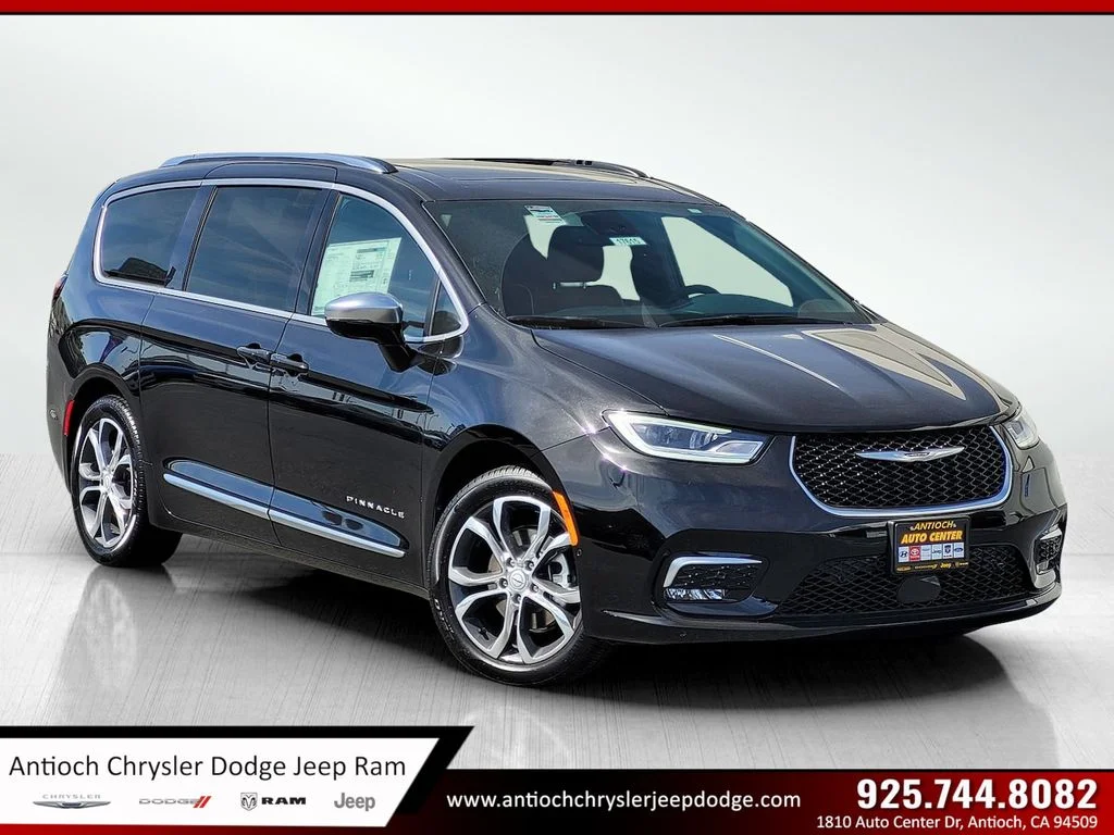 2026 Chrysler Pacifica Pinnacle's photo