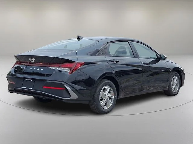 New 2026 Black Hyundai SE image 7