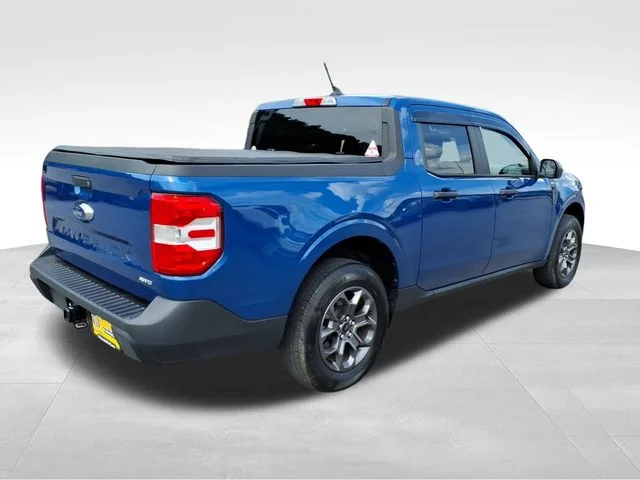 Used 2024 Blue Ford XLT image 11