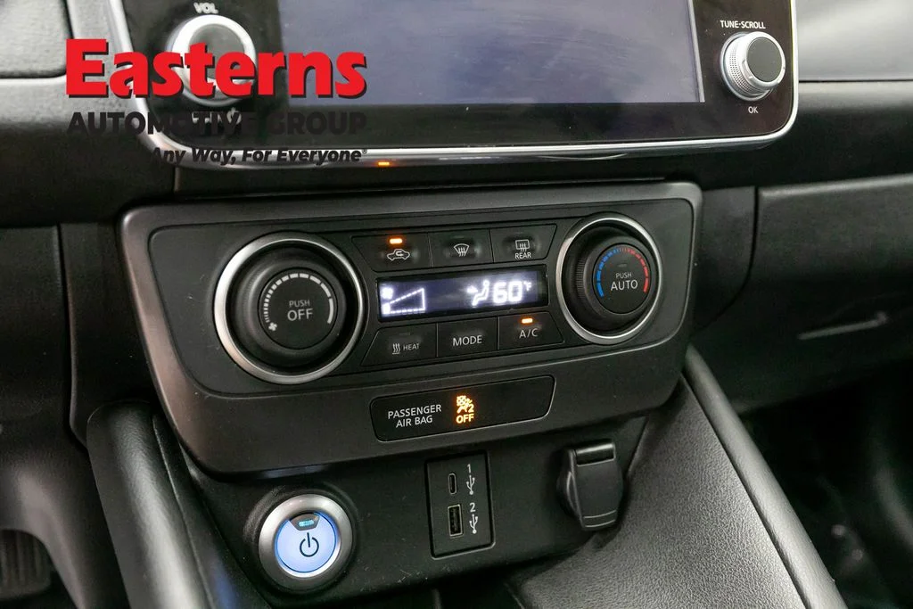 Used 2023 White Nissan S image 18