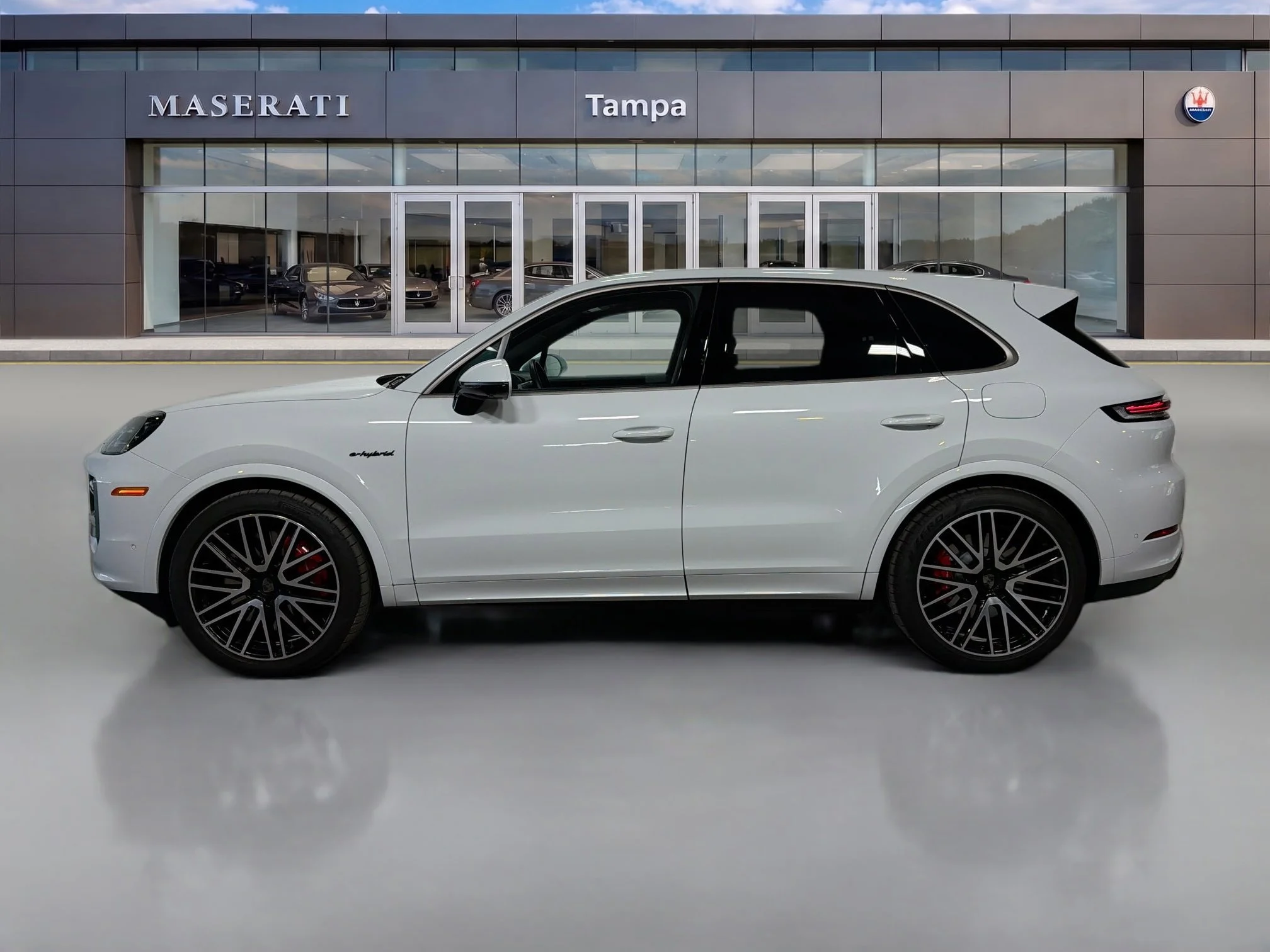2025 Porsche Cayenne Turbo E-Hybrid - Photo 7