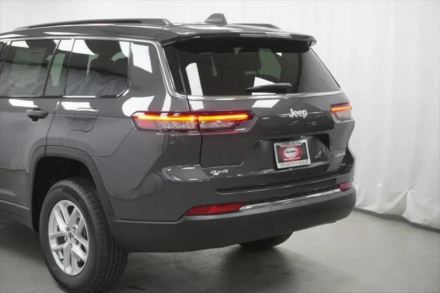 New 2026 Baltic Gray Metallic Clear-Coat Exterior Paint Jeep Laredo X image 12