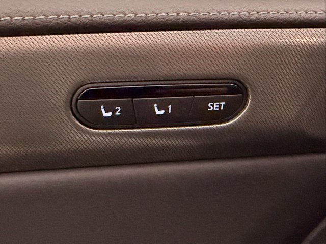 New 2026 RADIANT WHITE INFINITI Luxe FWD image 18