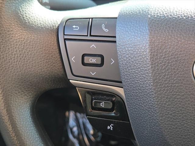 2025 Toyota Camry LE - Photo 15