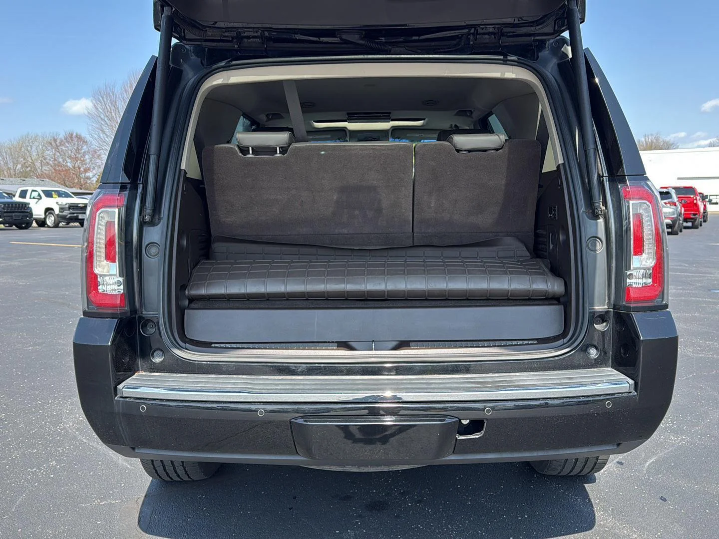 Used 2017 Onyx Black GMC Denali image 13