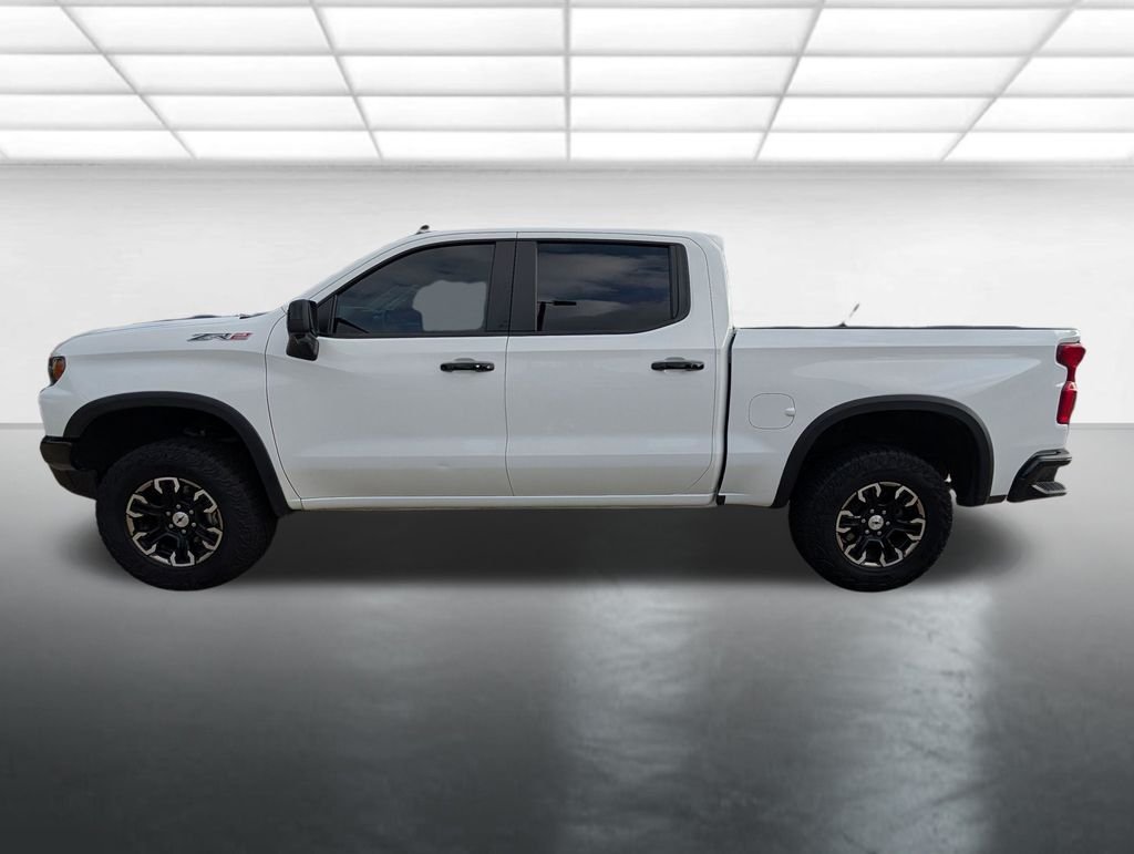 Used 2025 White Chevrolet ZR2 image 31