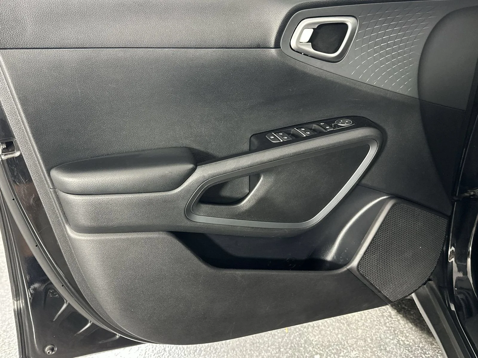 Used 2020 Black Kia EX image 29
