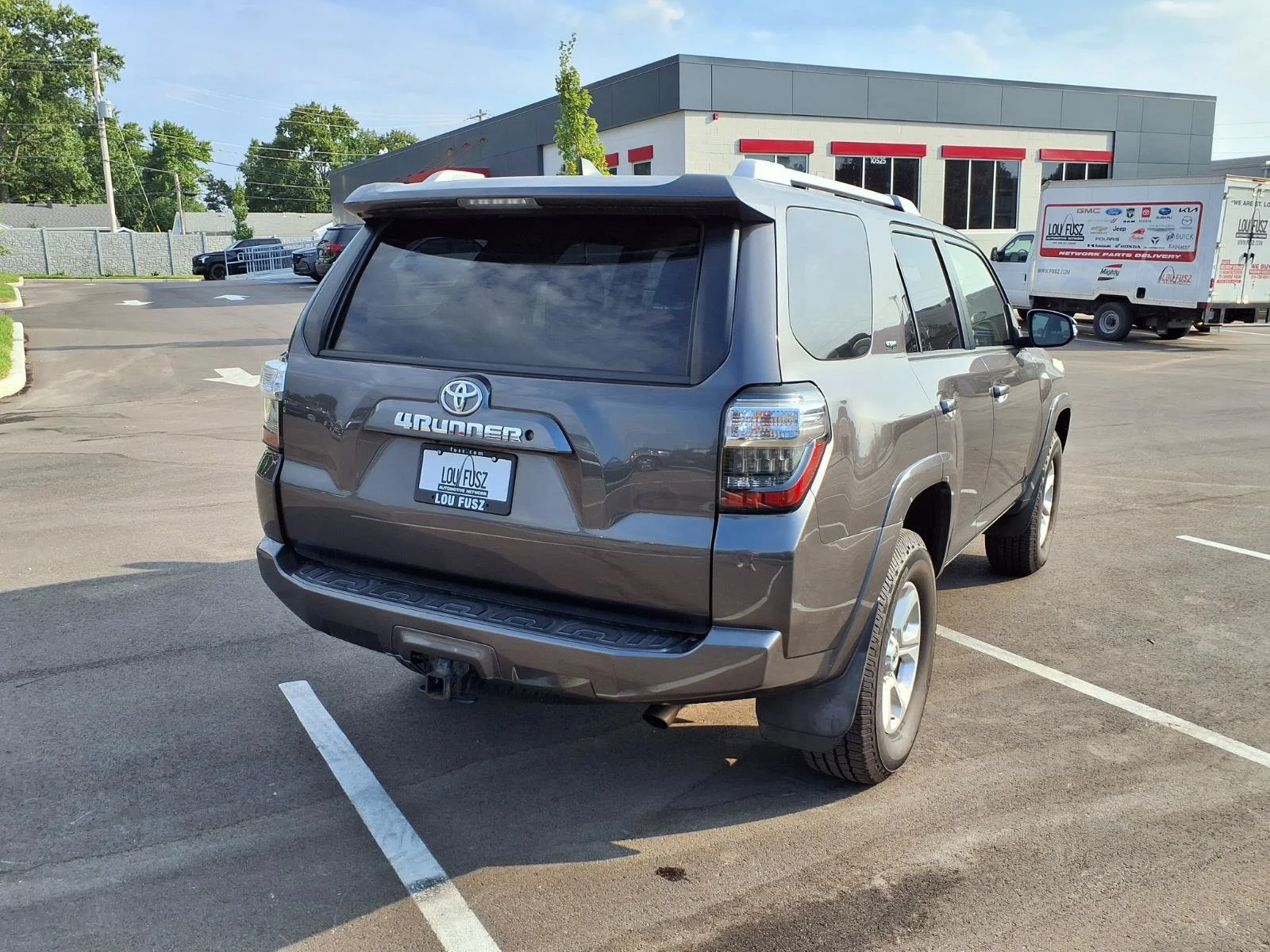 Used 2018 Magnetic Gray Metallic Toyota SR5 Premium image 4