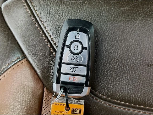 Used 2022 White Ford King Ranch image 33