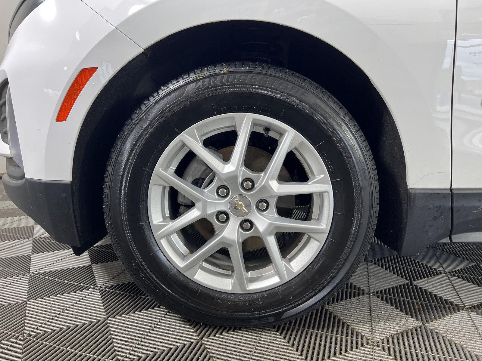 Used 2024 Summit White Chevrolet LT image 31