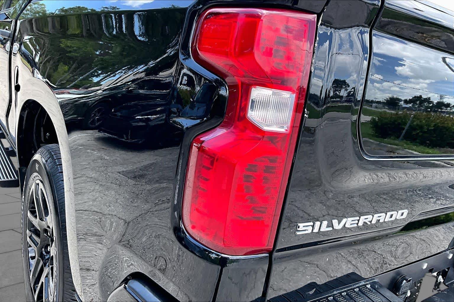 Used 2024 Black Chevrolet Custom image 29