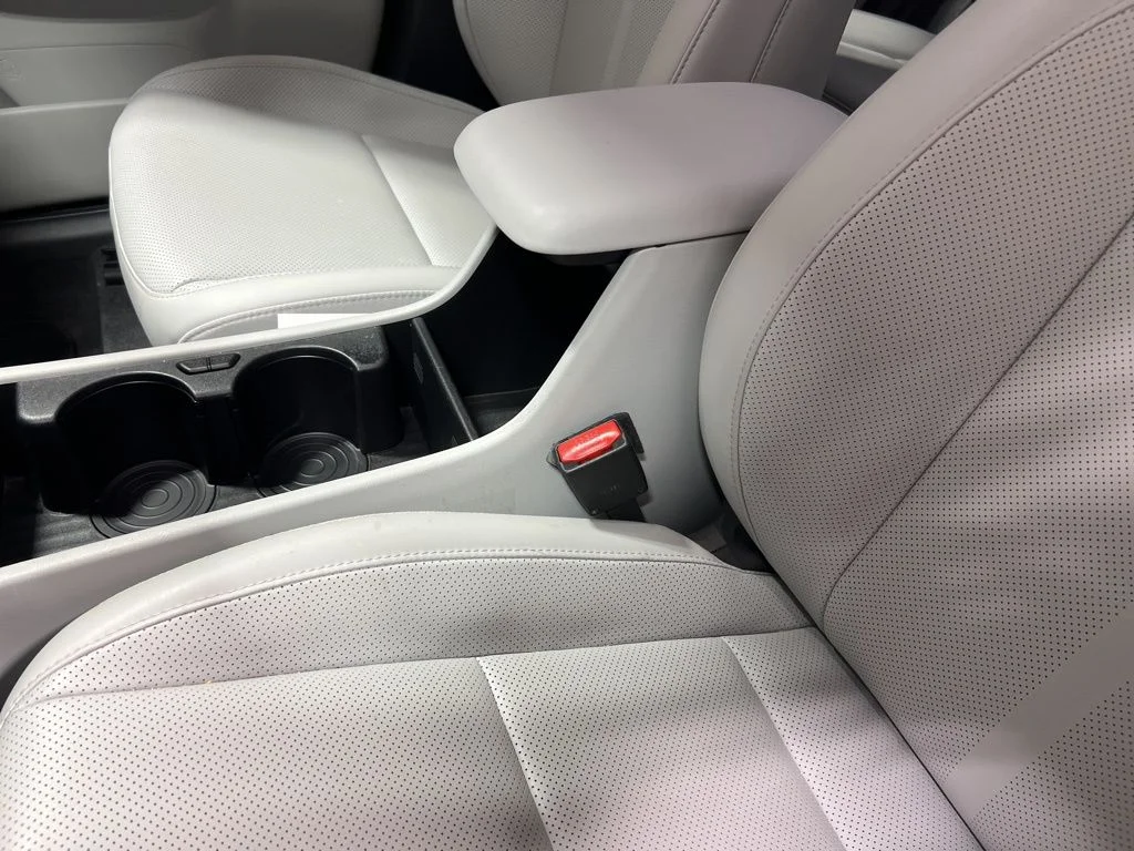 Used 2024 Abyss Black Hyundai Limited image 26
