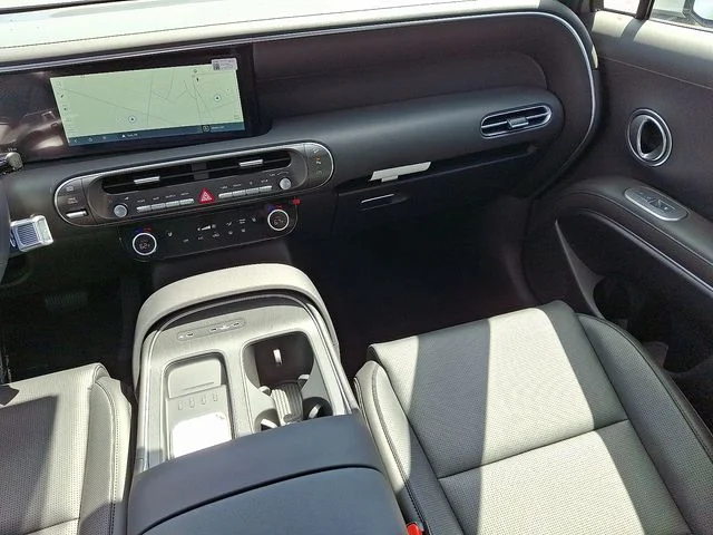 New 2026 Silver Hyundai SEL Convenience image 11