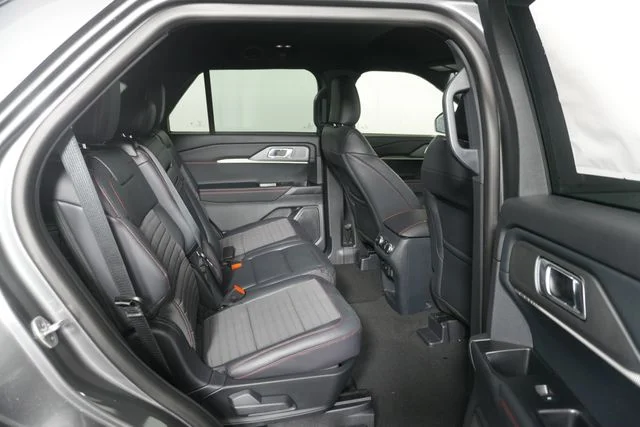 New 2027 Carbonized Gray Metallic Ford ST-Line image 31