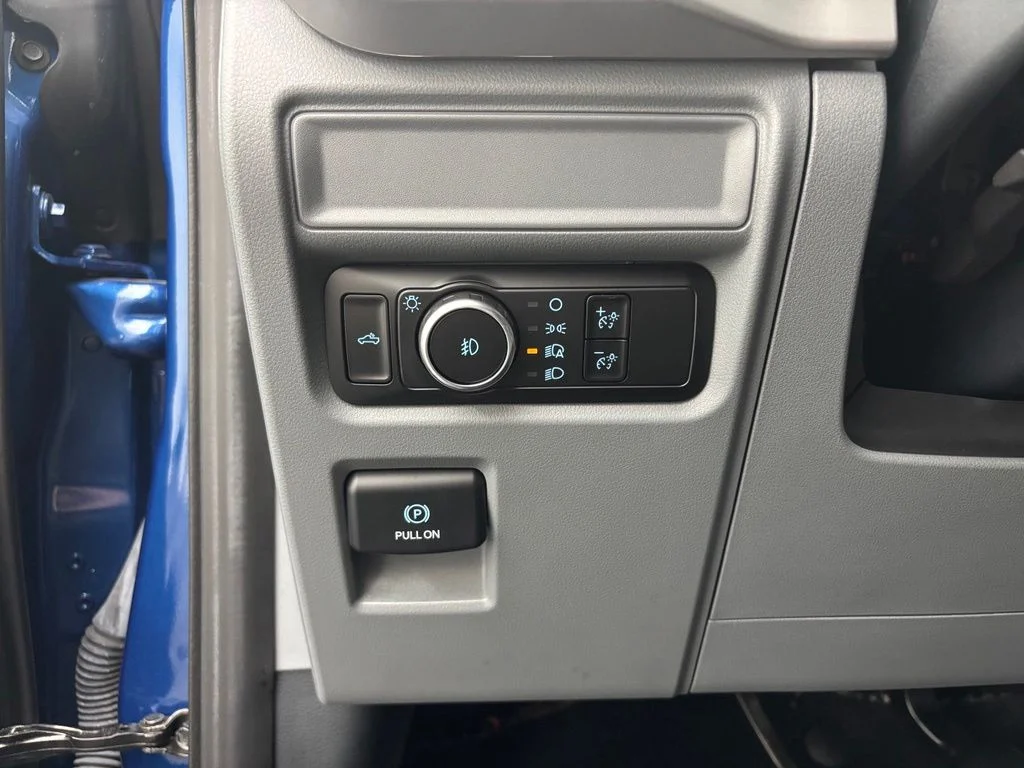Used 2023 Blue Ford XLT image 28