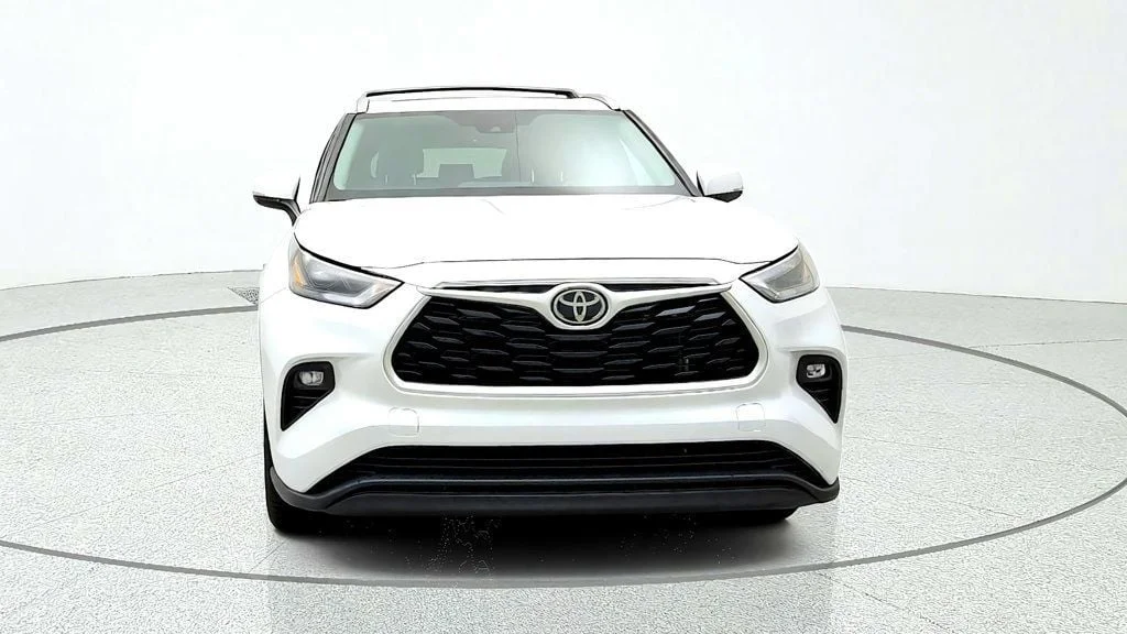 Used 2022 Not Specified Toyota XLE AWD image 2