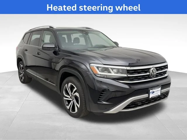 Used 2022 Black Volkswagen SEL image 9