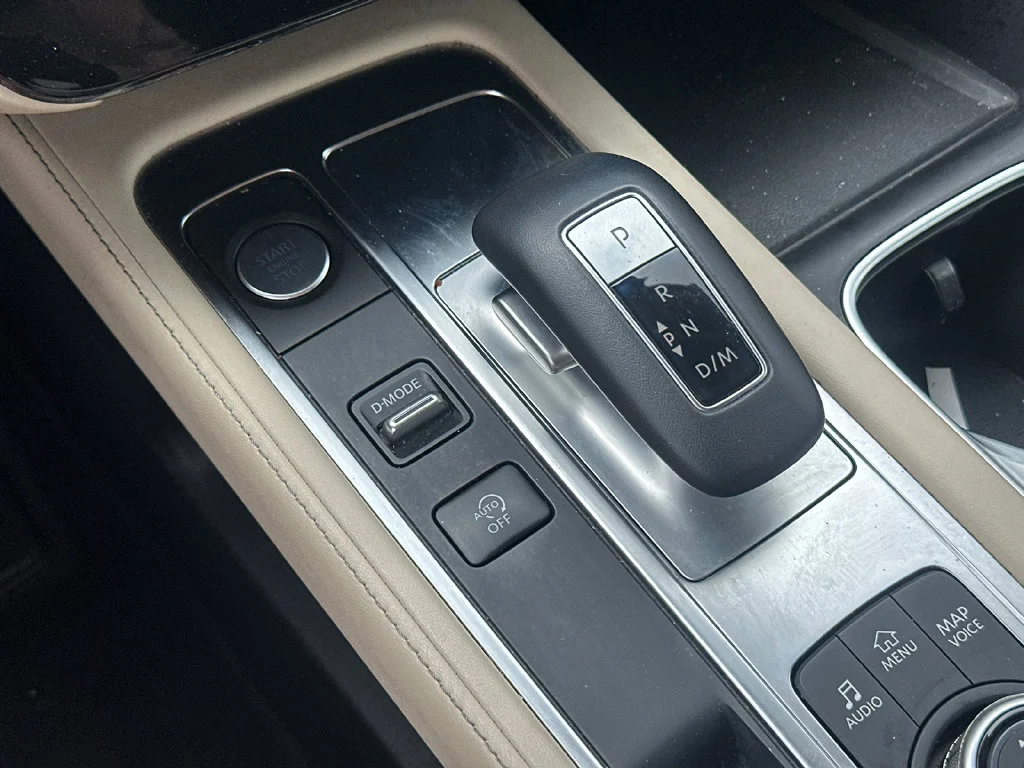 Used 2023 Silver INFINITI Sensory image 27